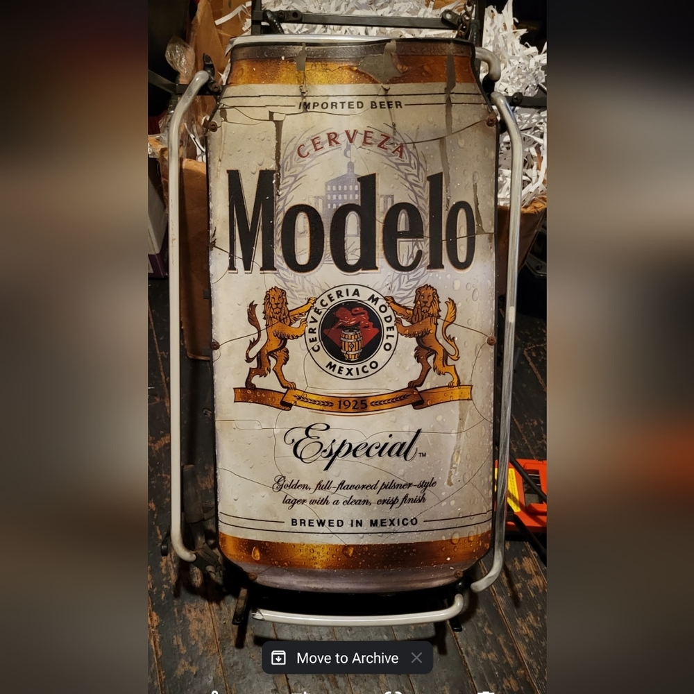 Modelo can neon sign